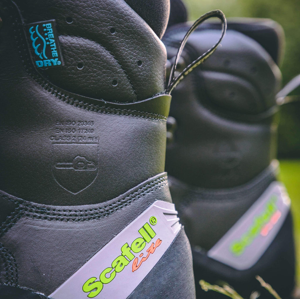 AT33100 - Scafell Lite Schutzstiefel für Motorsägen Klasse 2 - Schwarz